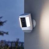 Ring Spotlight Cam Pro Battery beveiligingscamera Wit