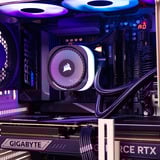 ALTERNATE Thunderstorm Pro Ryzen 7 5080 Retro Sleeper Edition gaming pc Wit | R7 9800X3D | RTX 5080 | 32 GB | 2 TB SSD