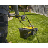 Stanley 18V V20 2x 4Ah set 37 cm grasmaaier Zwart/geel, 2 accu's  en 2 opladers inbegrepen