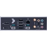 ALTERNATE Upgrade Kit B650-PLUS WIFI / Ryzen 7 7800X3D / 32 GB Zwart/lichtoranje, Moederbord, CPU, Geheugen