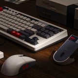 8BitDo Retro R8 Mouse - N Edition Grijs/rood, 50 - 26000 DPI, Bluetooth / USB-C / 2.4 GHz