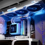 ALTERNATE Ryzen 9 - RTX 5090 White Gaming pc Powered by ASUS Wit | R9 9950X3D | RTX 5090 | 64 GB | 4 TB SSD