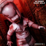  Mezcotoys Living Dead Dolls: Silent Hill 2 - Bubble Head Nurse Speelfiguur 