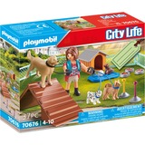 PLAYMOBIL City Life - Gift set "Hondentrainster" Constructiespeelgoed 70676