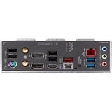 GIGABYTE B650M Gaming X AX socket AM5 moederbord Grijs/zwart, RAID, 2.5 Gb-LAN, Wi-Fi 6E, BT 5.2, Sound, µATX