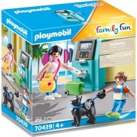 PLAYMOBIL Family Fun - Vakantiegangers met geldautomaat Constructiespeelgoed 70439