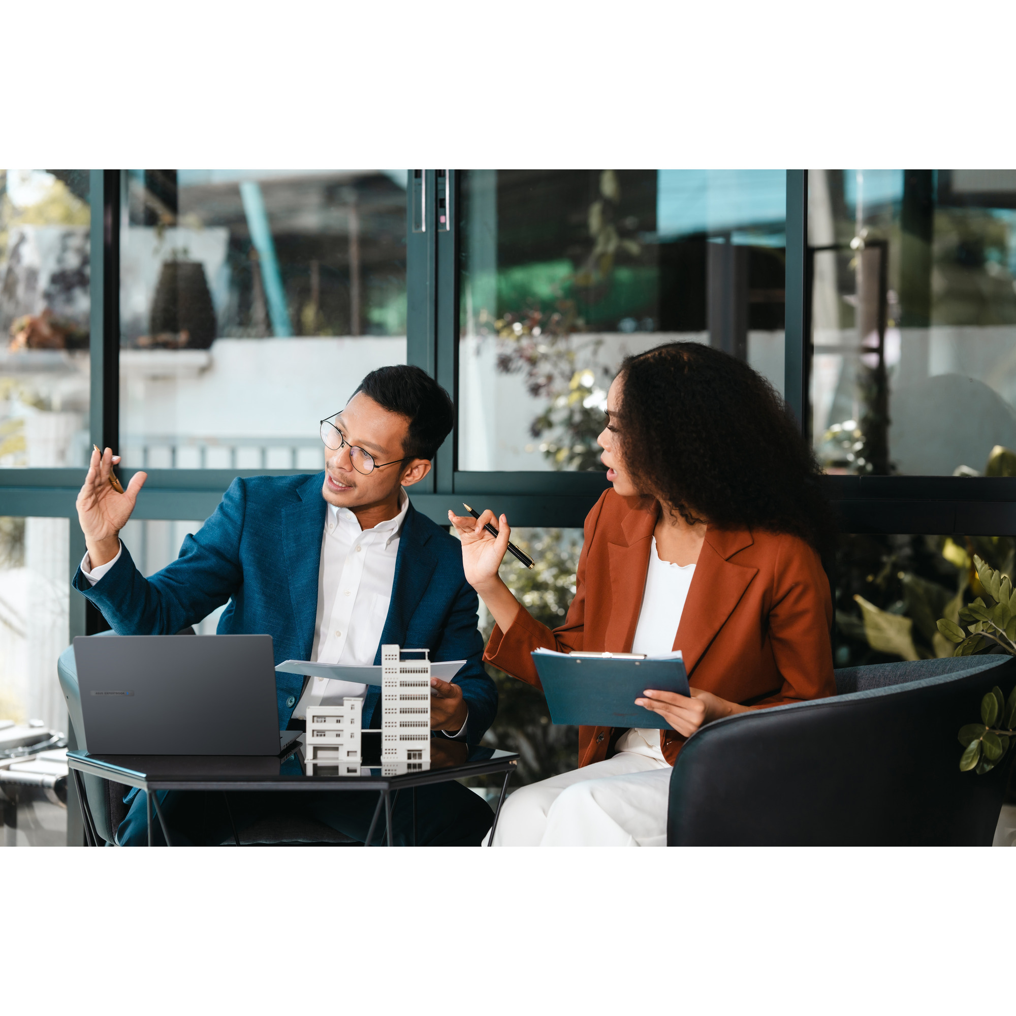 ASUS ExpertBook B1 B1403CVA-S63661XA 14"  Copilot+ laptop Grijs | Core i5-13420H | UHD Graphics | 8 GB | 256 GB SSD