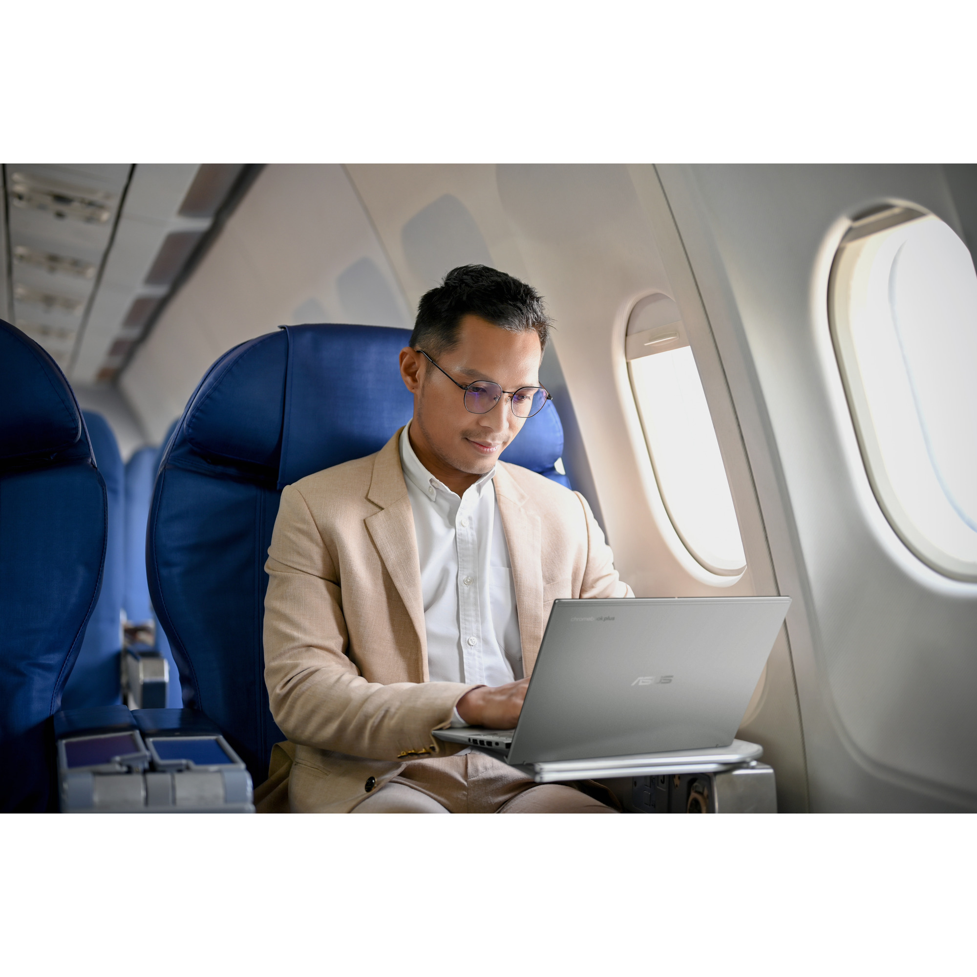 ASUS ExpertBook CX54 Chromebook Plus Enterprise CB5403CMA-QM0260 14"  laptop Zilver | Core Ultra 5 115U | Intel Graphics | 16 GB | 128 GB SSD | Touch