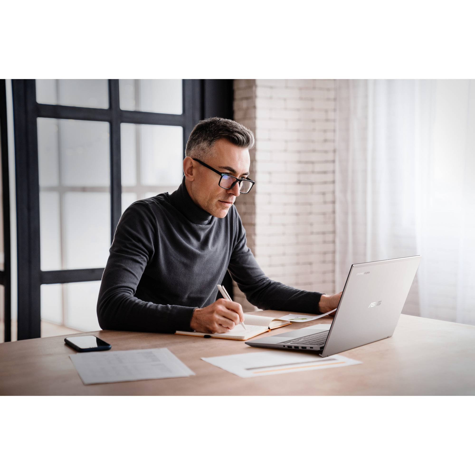 ASUS ExpertBook CX54 Chromebook Plus Enterprise CB5403CMA-QM0260 14"  laptop Zilver | Core Ultra 5 115U | Intel Graphics | 16 GB | 128 GB SSD | Touch